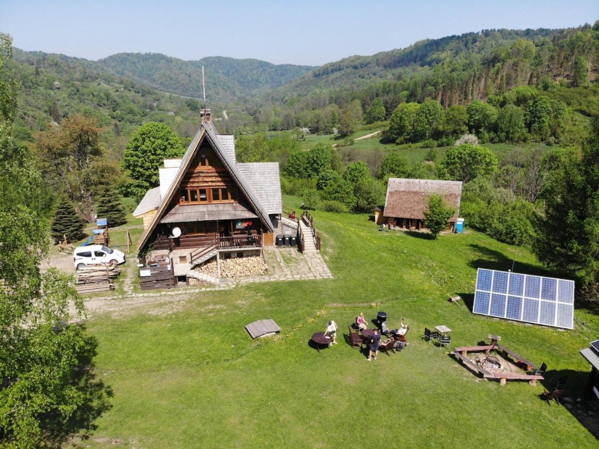 Auberge de jeunesse Bacowka Pttk Jaworzec à Wetlina Extérieur photo