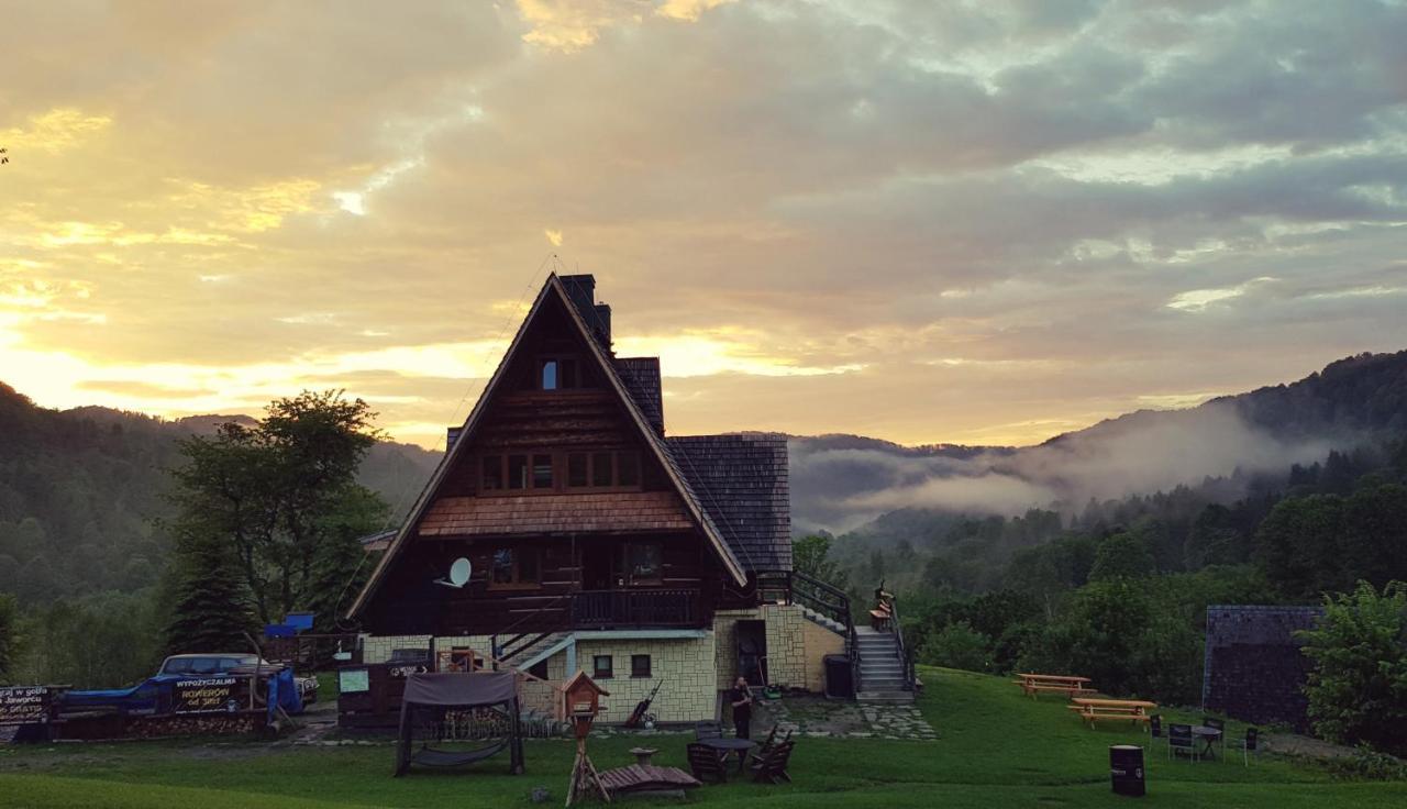 Auberge de jeunesse Bacowka Pttk Jaworzec à Wetlina Extérieur photo