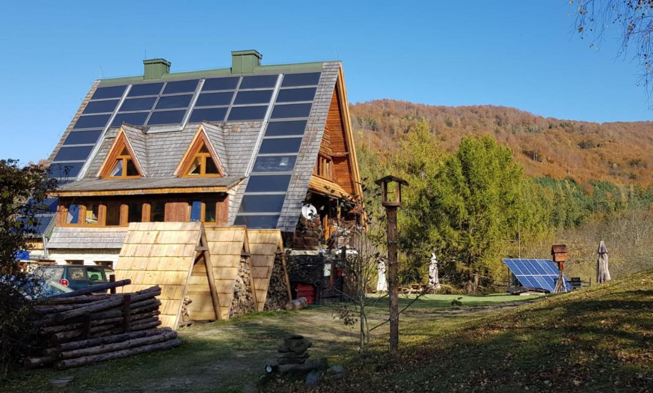 Auberge de jeunesse Bacowka Pttk Jaworzec à Wetlina Extérieur photo