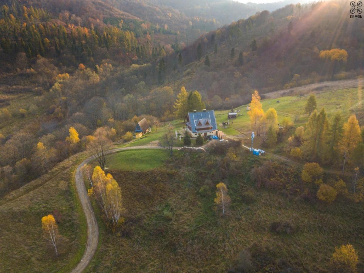 Auberge de jeunesse Bacowka Pttk Jaworzec à Wetlina Extérieur photo