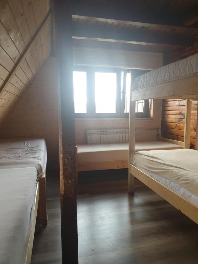 Auberge de jeunesse Bacowka Pttk Jaworzec à Wetlina Extérieur photo