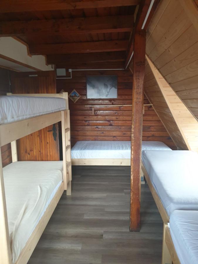Auberge de jeunesse Bacowka Pttk Jaworzec à Wetlina Extérieur photo