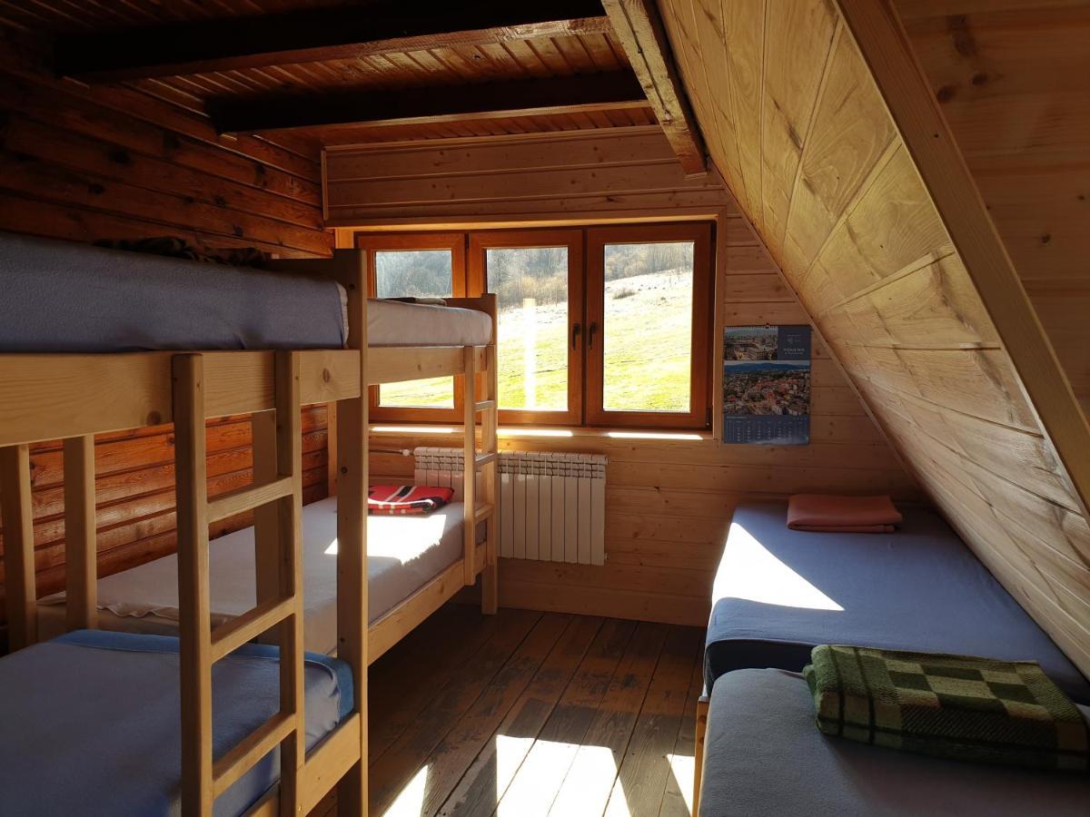 Auberge de jeunesse Bacowka Pttk Jaworzec à Wetlina Extérieur photo