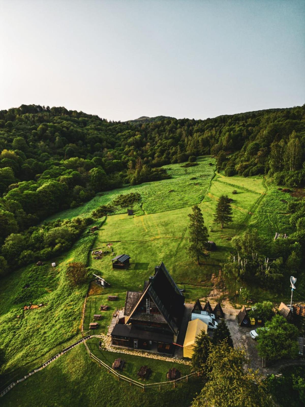 Auberge de jeunesse Bacowka Pttk Jaworzec à Wetlina Extérieur photo