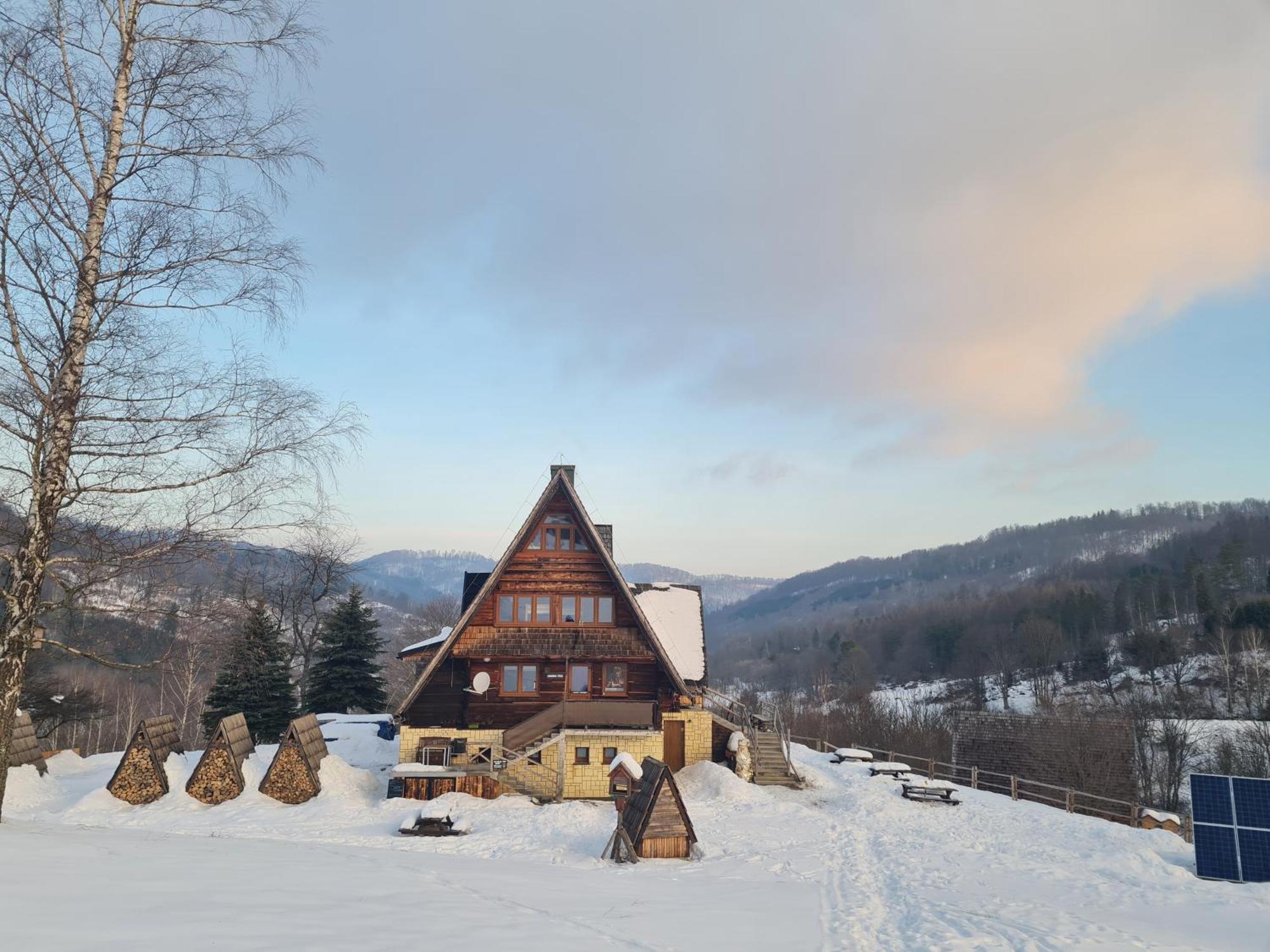 Auberge de jeunesse Bacowka Pttk Jaworzec à Wetlina Extérieur photo