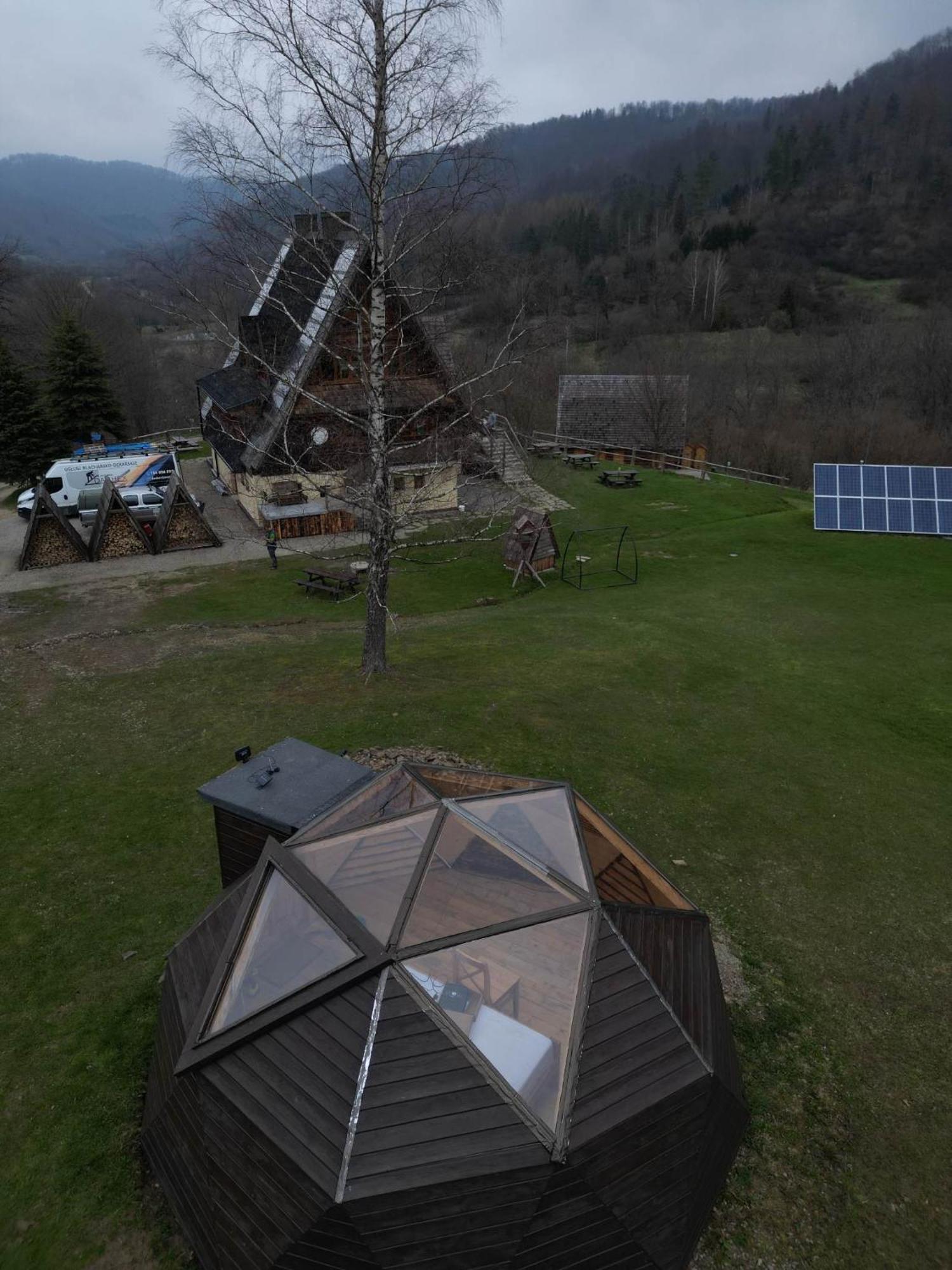 Auberge de jeunesse Bacowka Pttk Jaworzec à Wetlina Extérieur photo