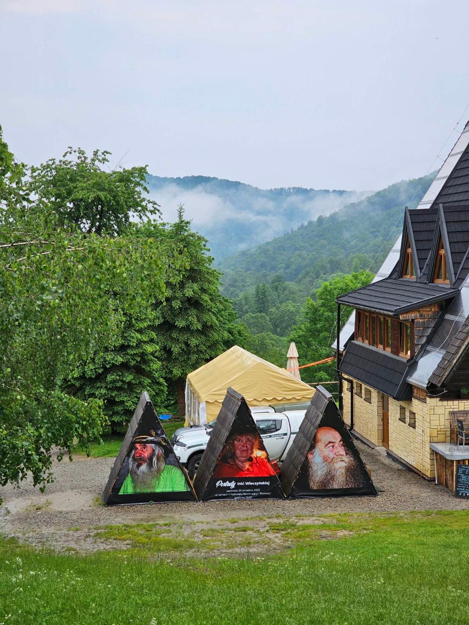 Auberge de jeunesse Bacowka Pttk Jaworzec à Wetlina Extérieur photo