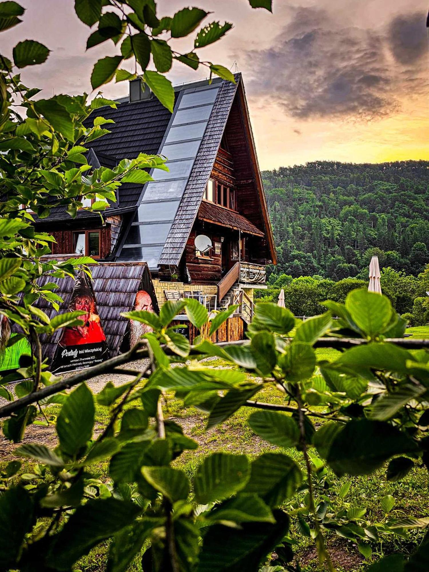 Auberge de jeunesse Bacowka Pttk Jaworzec à Wetlina Extérieur photo